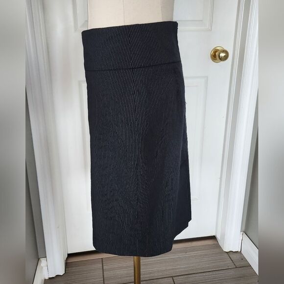 Suzy Shier Navy Pinstripe skirt suit - jacket is a 5/6 and Skirt is a size 0 - Picture 9 of 15